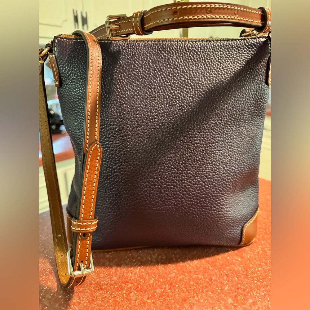 Dooney & Bourke Rare Purple Pebbled leather crossbody bag EUC - Picture 3 of 10